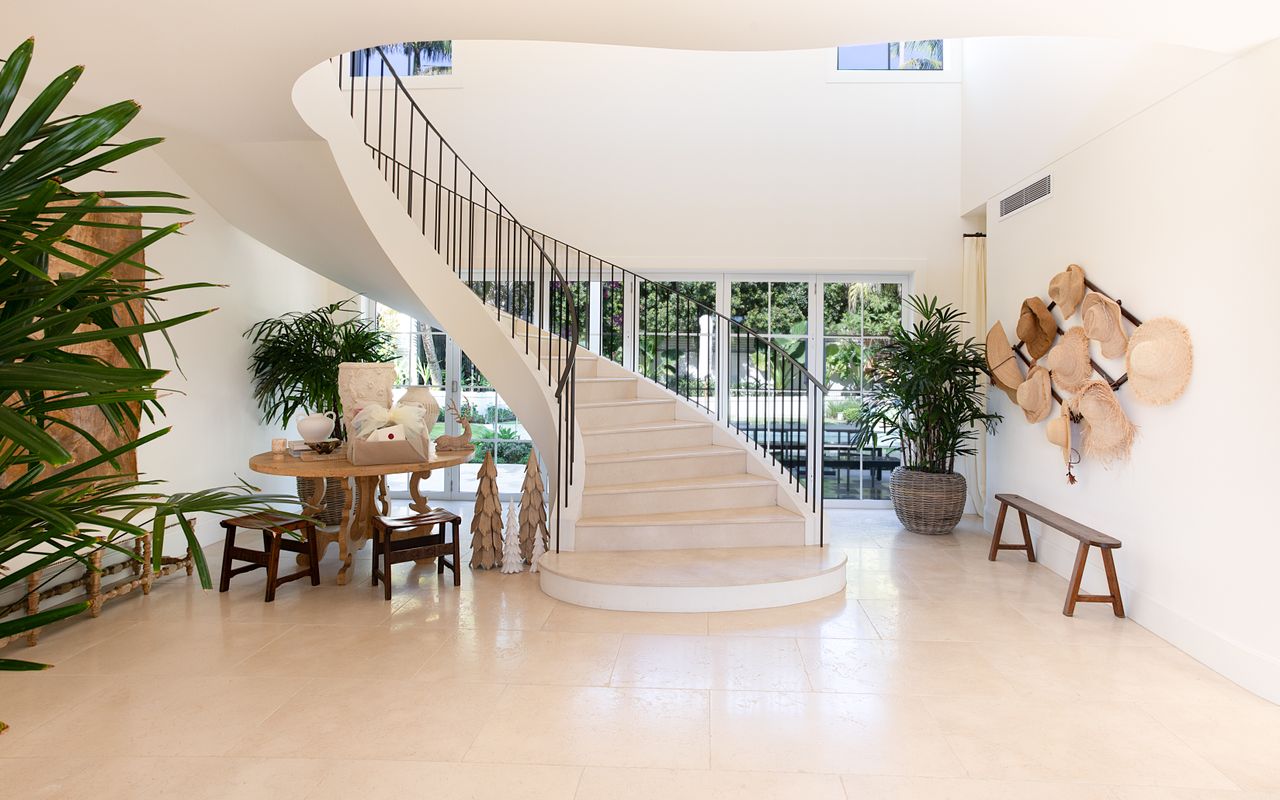 The Esplanade Escape, Balmoral LH LUXE