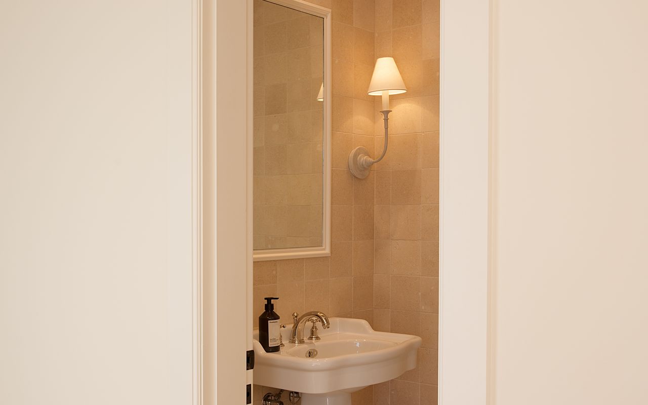 The Esplanade Escape, Balmoral LH LUXE