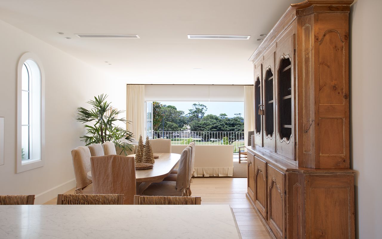 The Esplanade Escape, Balmoral LH LUXE