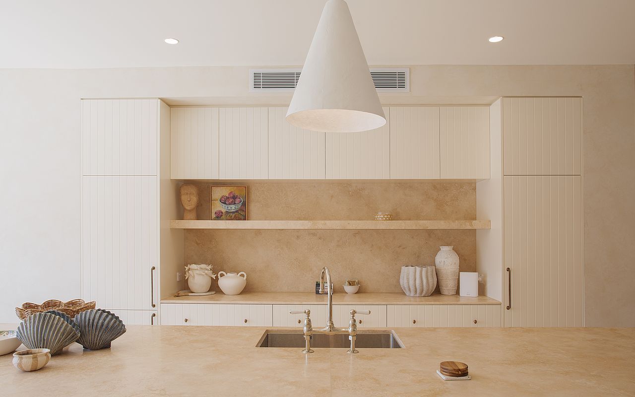 The Esplanade Escape, Balmoral LH LUXE