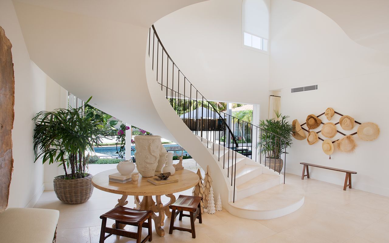 The Esplanade Escape, Balmoral LH LUXE