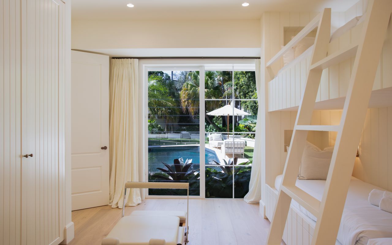 The Esplanade Escape, Balmoral LH LUXE