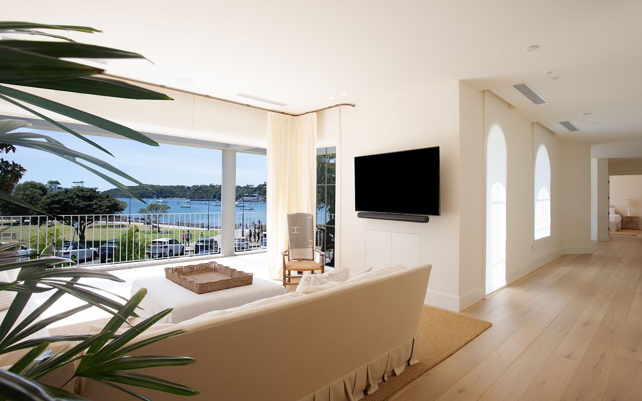 The Esplanade Escape, Balmoral LH LUXE