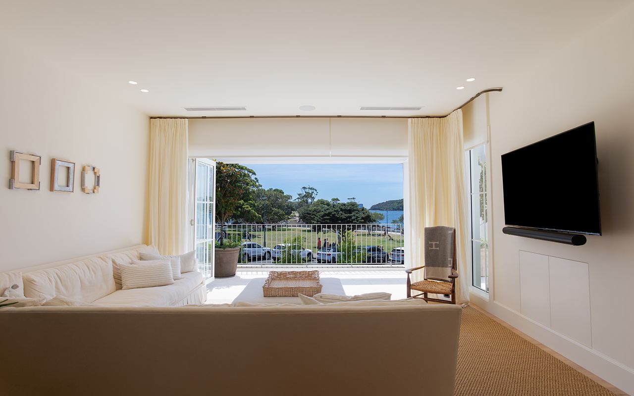 The Esplanade Escape, Balmoral LH LUXE