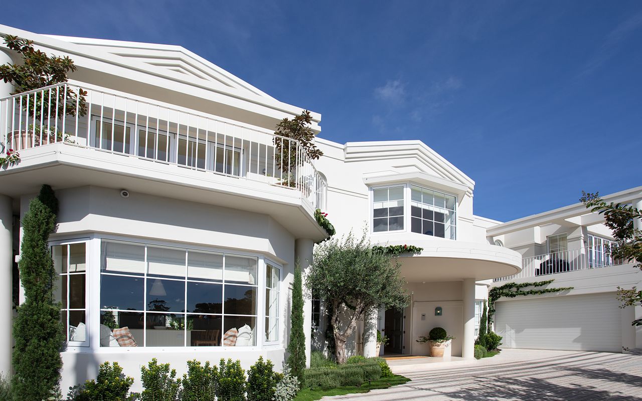 The Esplanade Escape, Balmoral LH LUXE