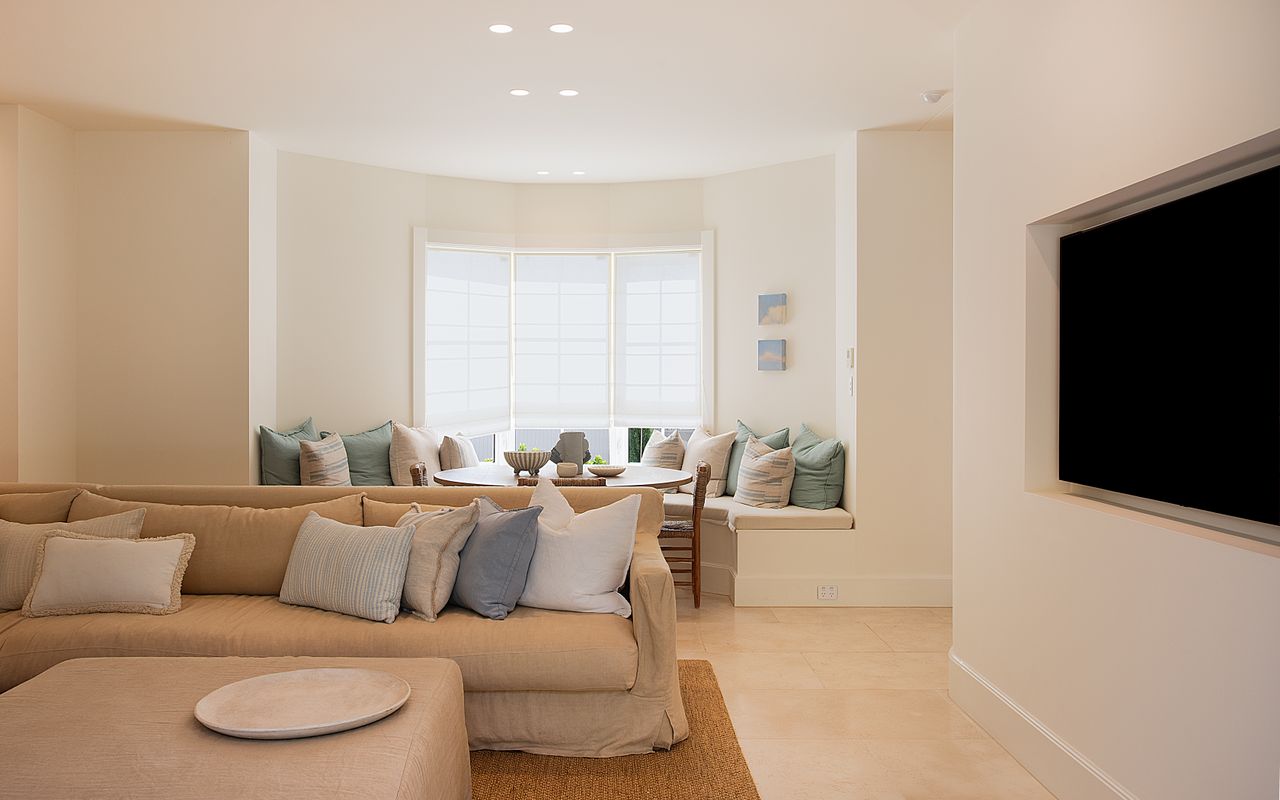 The Esplanade Escape, Balmoral LH LUXE