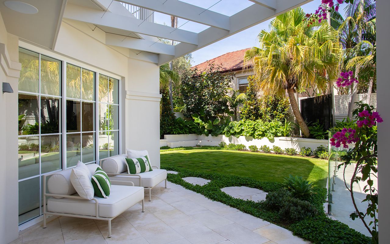 The Esplanade Escape, Balmoral LH LUXE