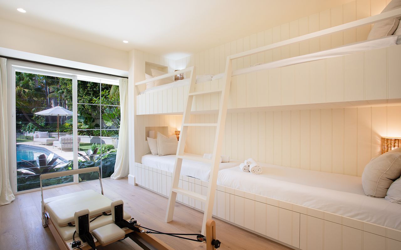 The Esplanade Escape, Balmoral LH LUXE