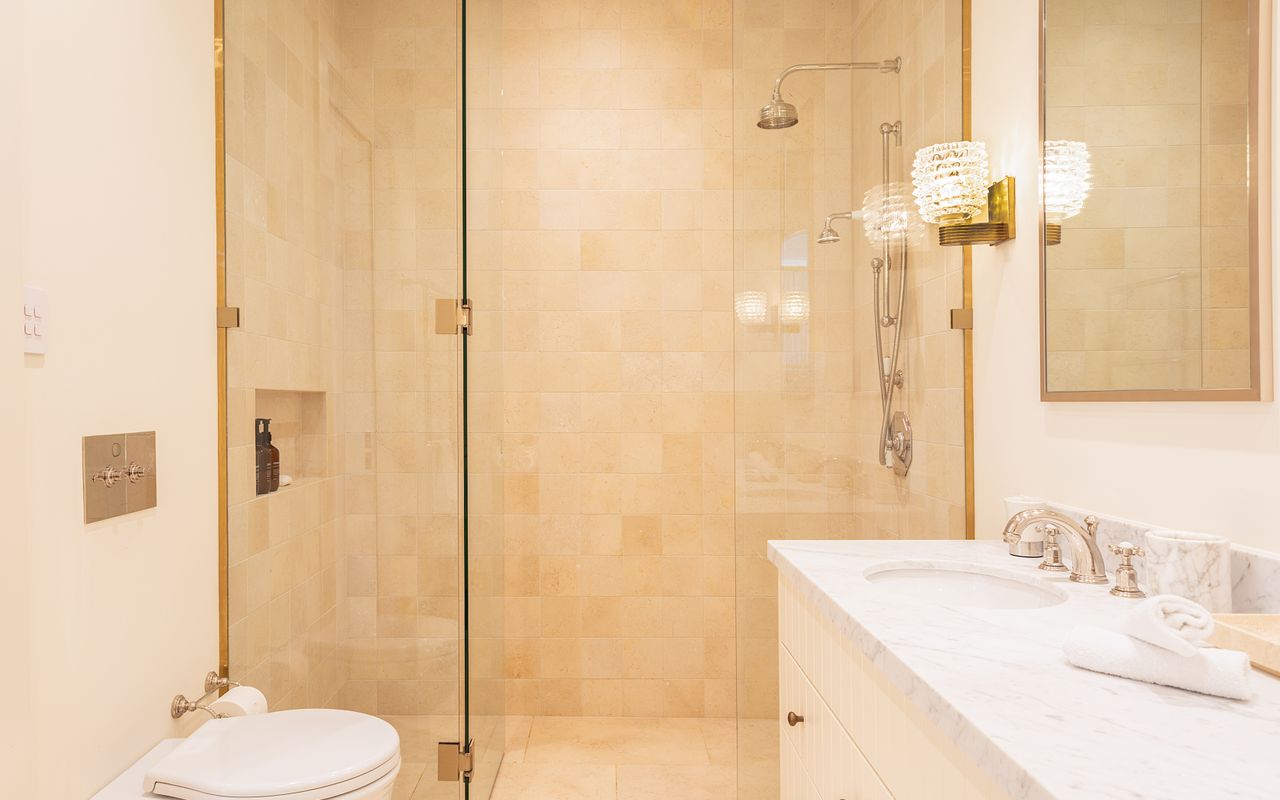 The Esplanade Escape, Balmoral LH LUXE