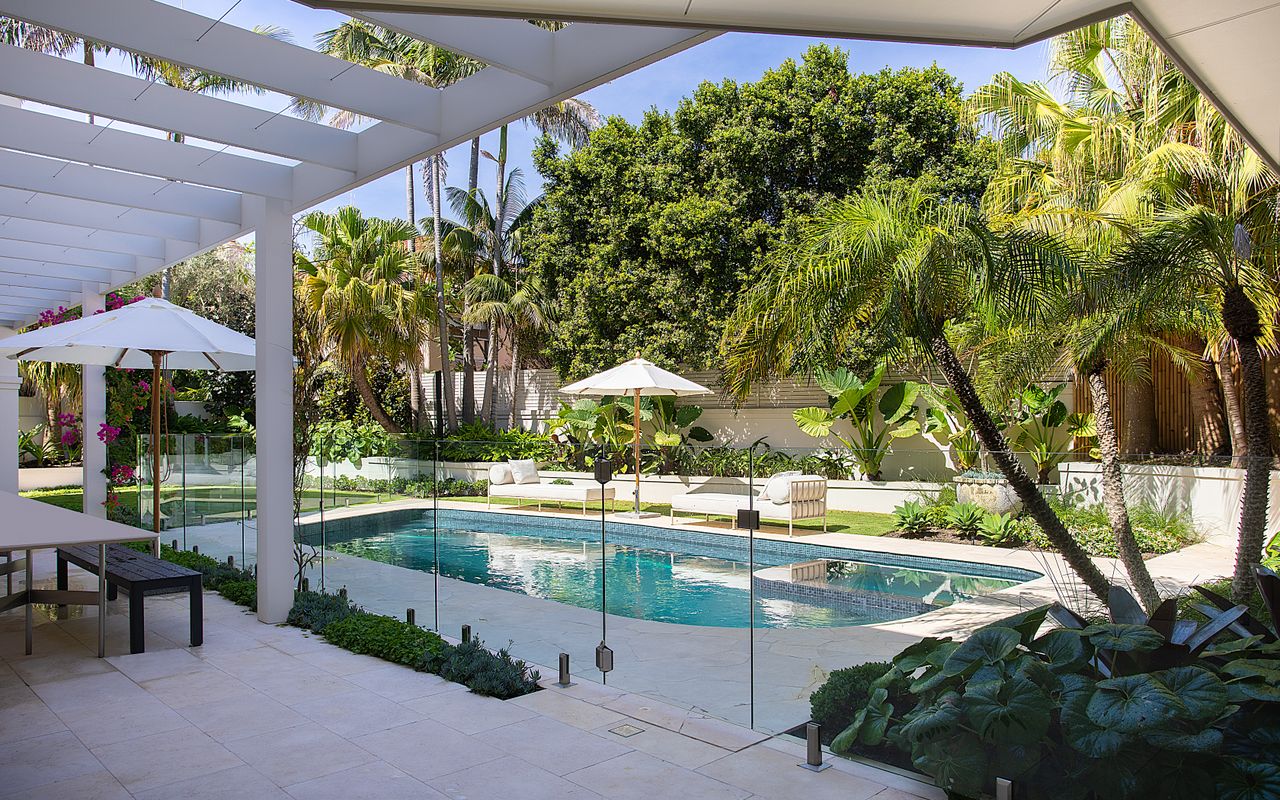 The Esplanade Escape, Balmoral LH LUXE