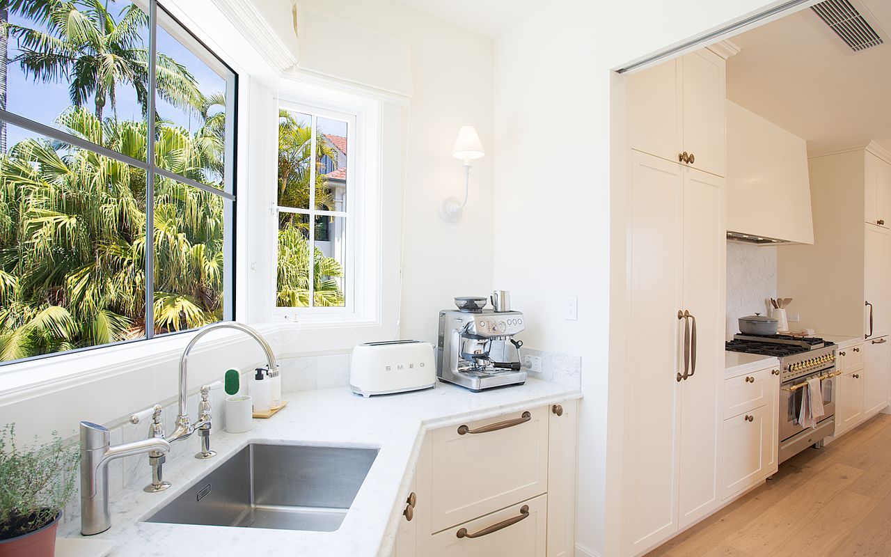 The Esplanade Escape, Balmoral LH LUXE