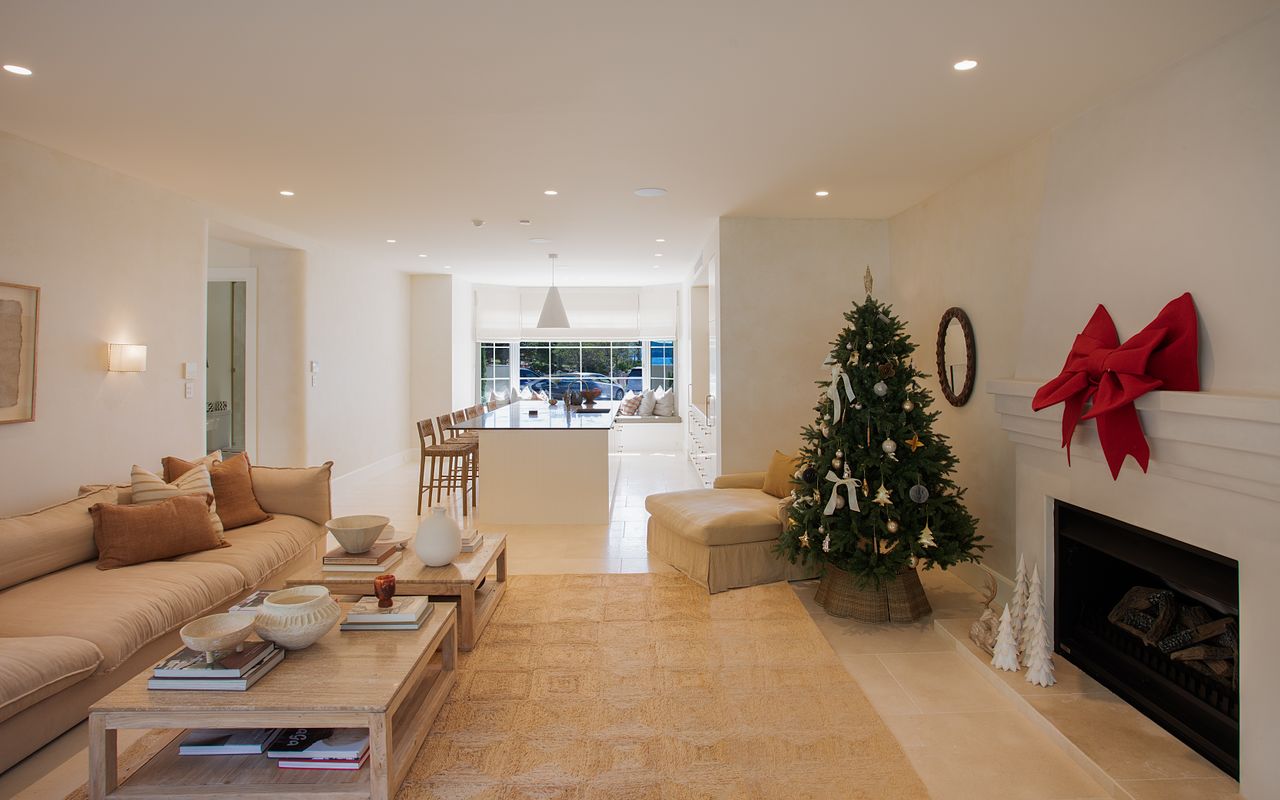 The Esplanade Escape, Balmoral LH LUXE