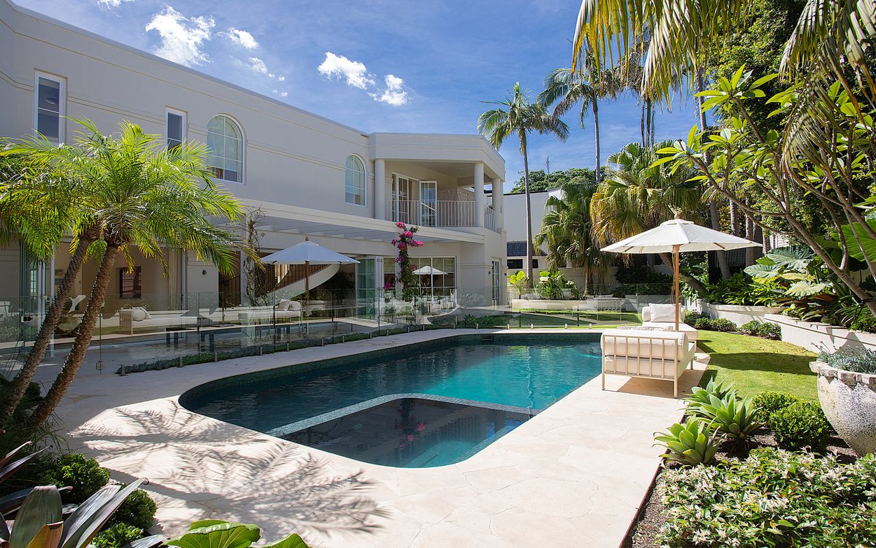 The Esplanade Escape, Balmoral LH LUXE