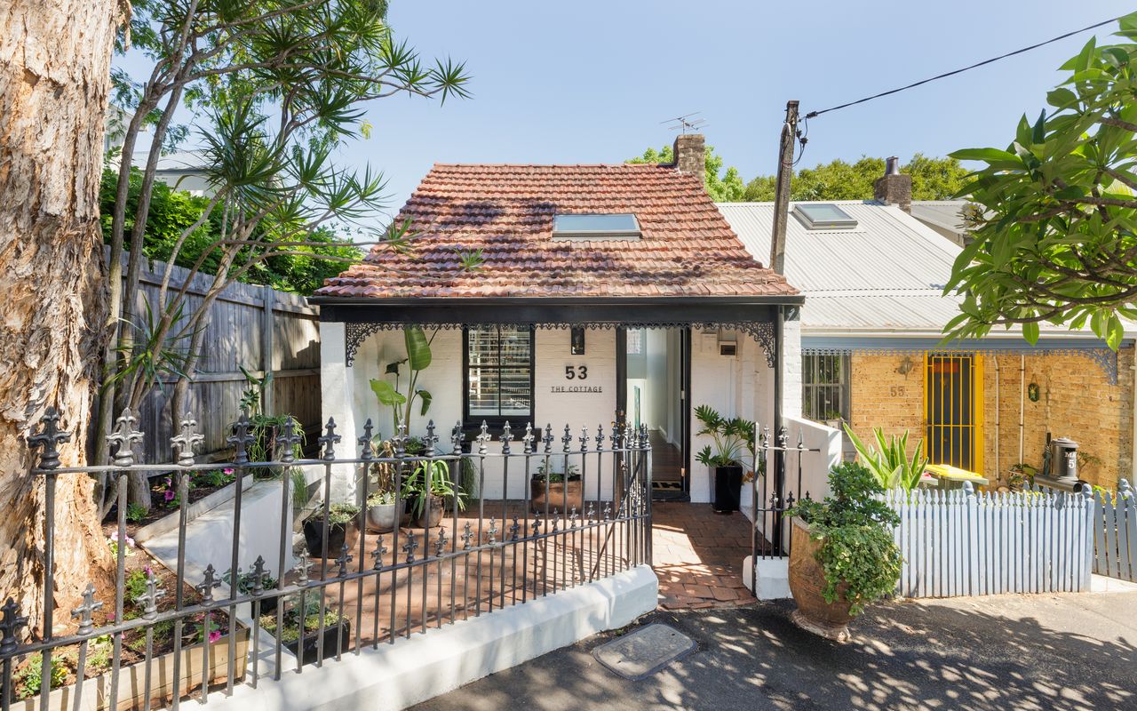 Glebe Cottage, Glebe