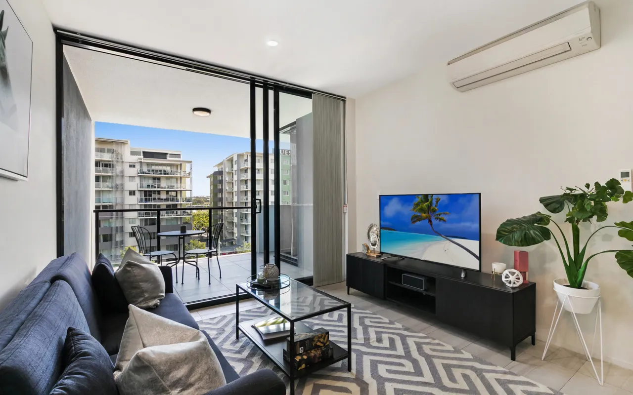 The Hamilton IQLD