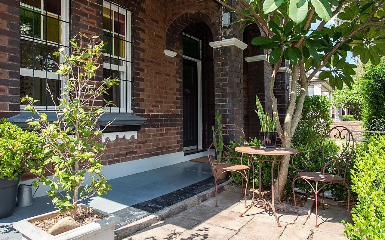 Garden Oasis Sydenham ISYD