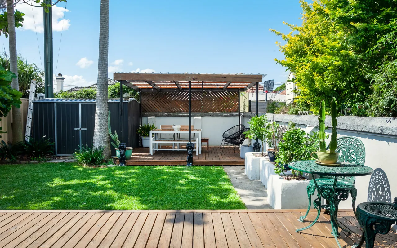 Garden Oasis Sydenham ISYD