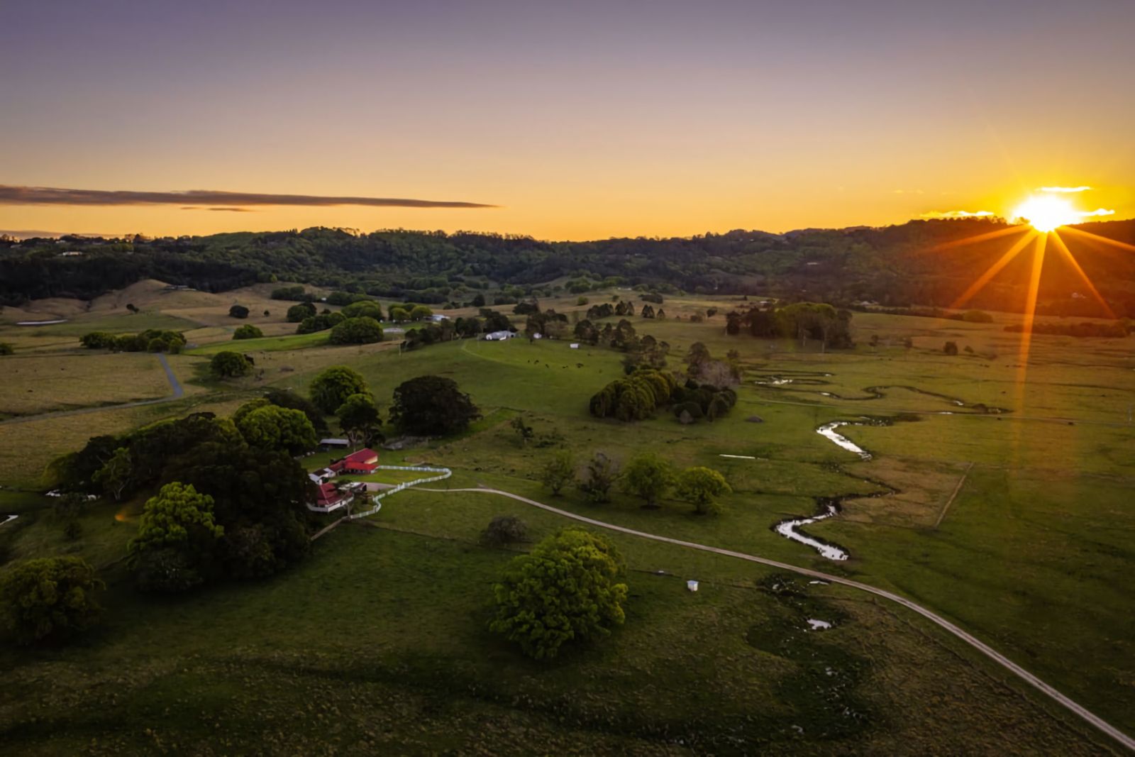 Myocum Farmstead 100 Acres w Firepit Views