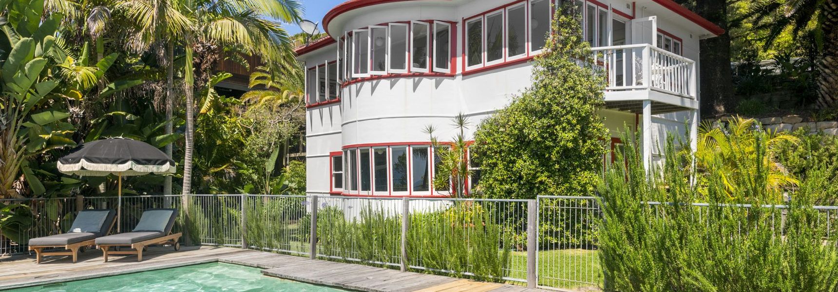 CORAL TREE COTTAGE