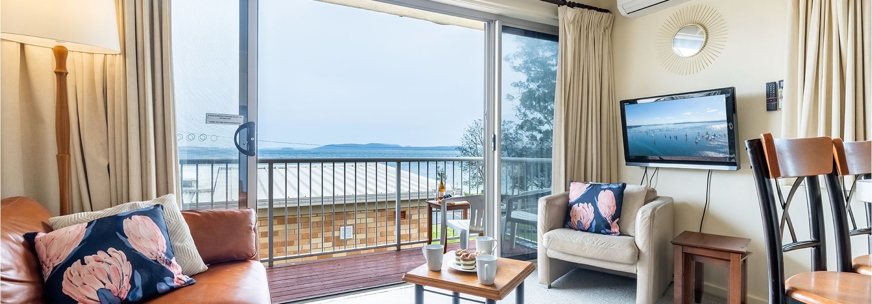 Sunnie Belle, 2/3 Victoria Parade – Unit with water views and air conditioning