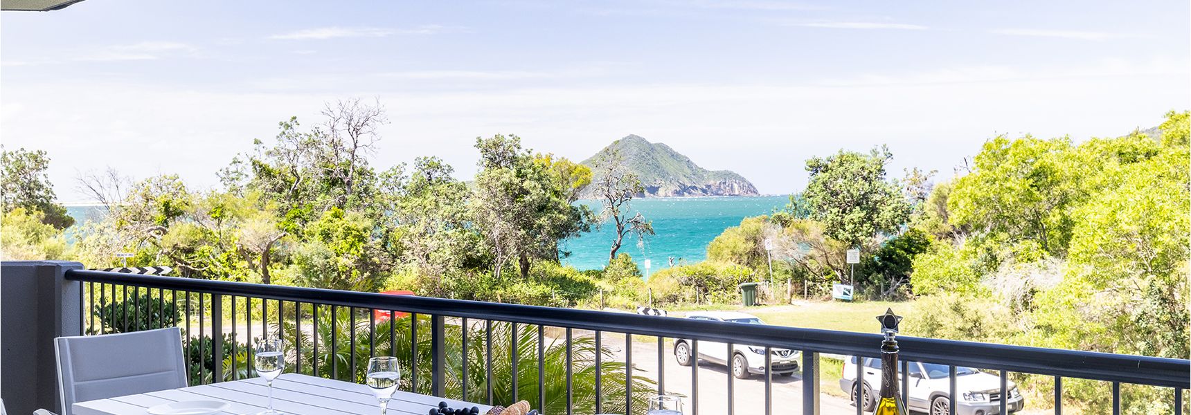 Albacore 3, 12-14  Ondine Close – waterfront, pool, lift & views