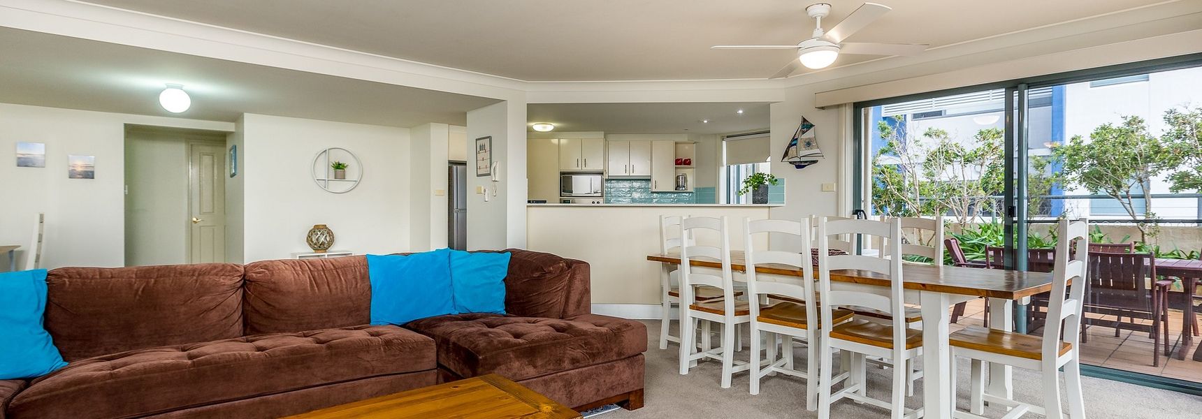 Peninsula Waters, 3/2-4 Soldiers Point Rd – Beautiful Air Conditioned Unit with Pool, Lift & WIFI