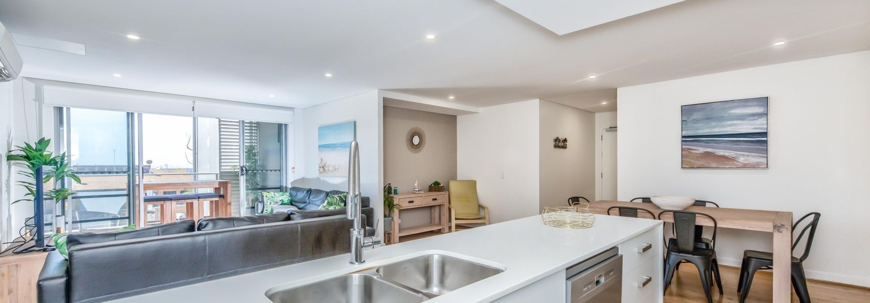 The Shoal, 303/4-8 Bullecourt Street – Air Conditioning, WIFI, Netflix, Views, Linen & Lift