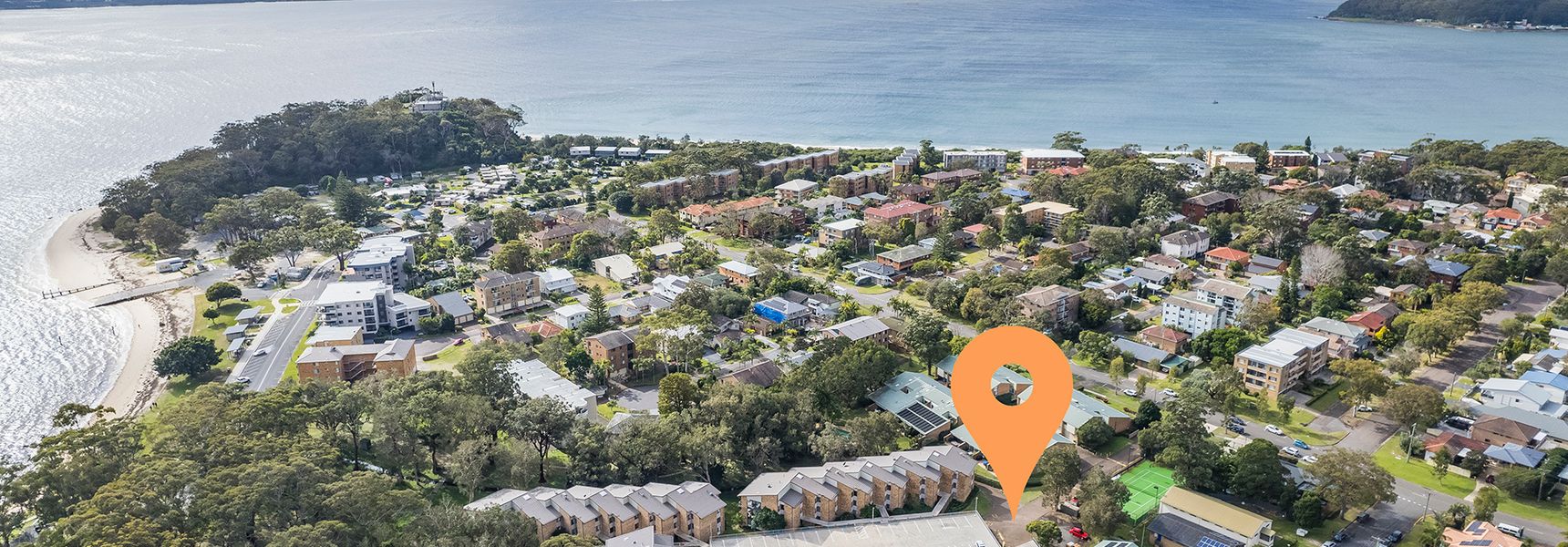 Bay Parklands, 32/2 Gowrie Avenue – fantastic unit with air conditioning, pool, tennis court & spa
