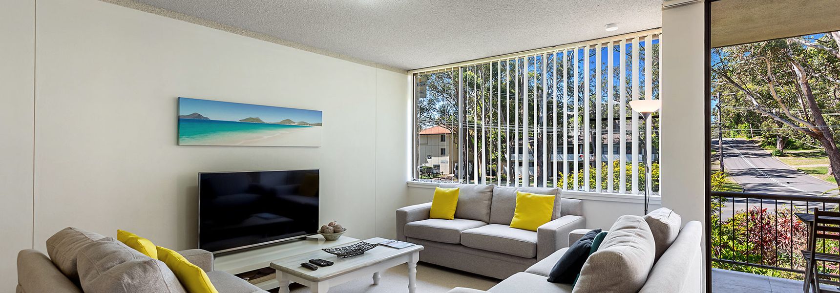 Magnus Gardens, 4/7 Magnus St – beautiful air conditioned unit with filtered water views & WIFI
