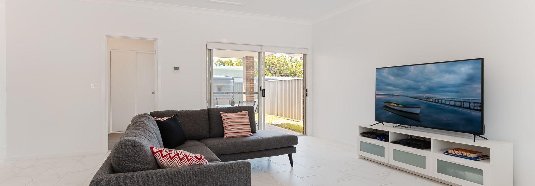 5 Bent Street – huge house with Foxtel & Aircon