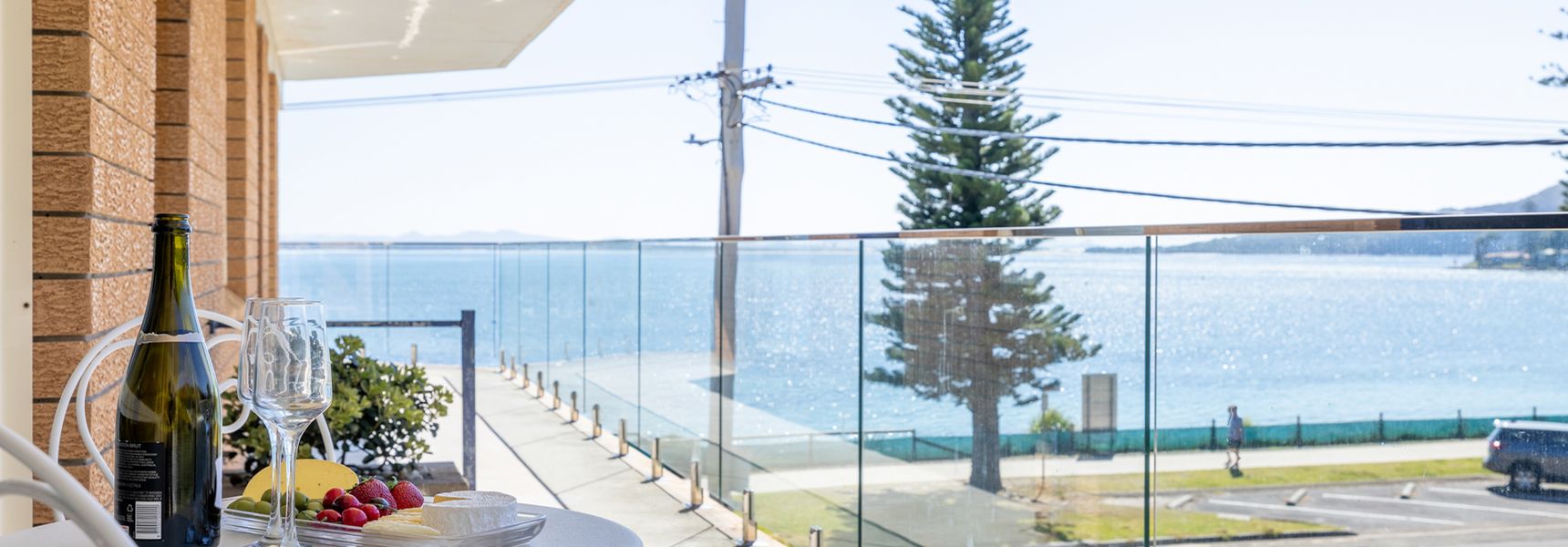 Shoal Towers, 5/11 Shoal Bay Rd – Air Conditioned + WIFI – fantastic location with water views