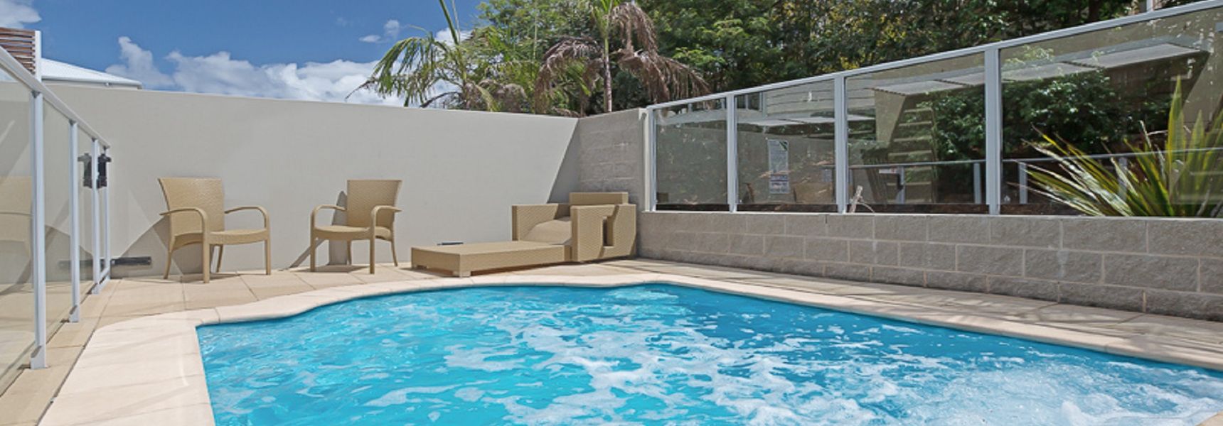 Pacific Blue  516/265 Sandy Point Road- private pool, aircon, WIFI