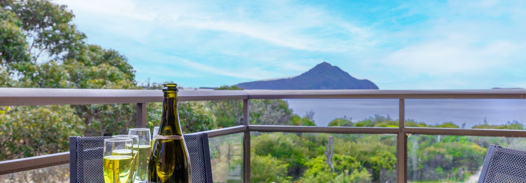 Intrepid, 6/3 Intrepid Close – right on the waterfront