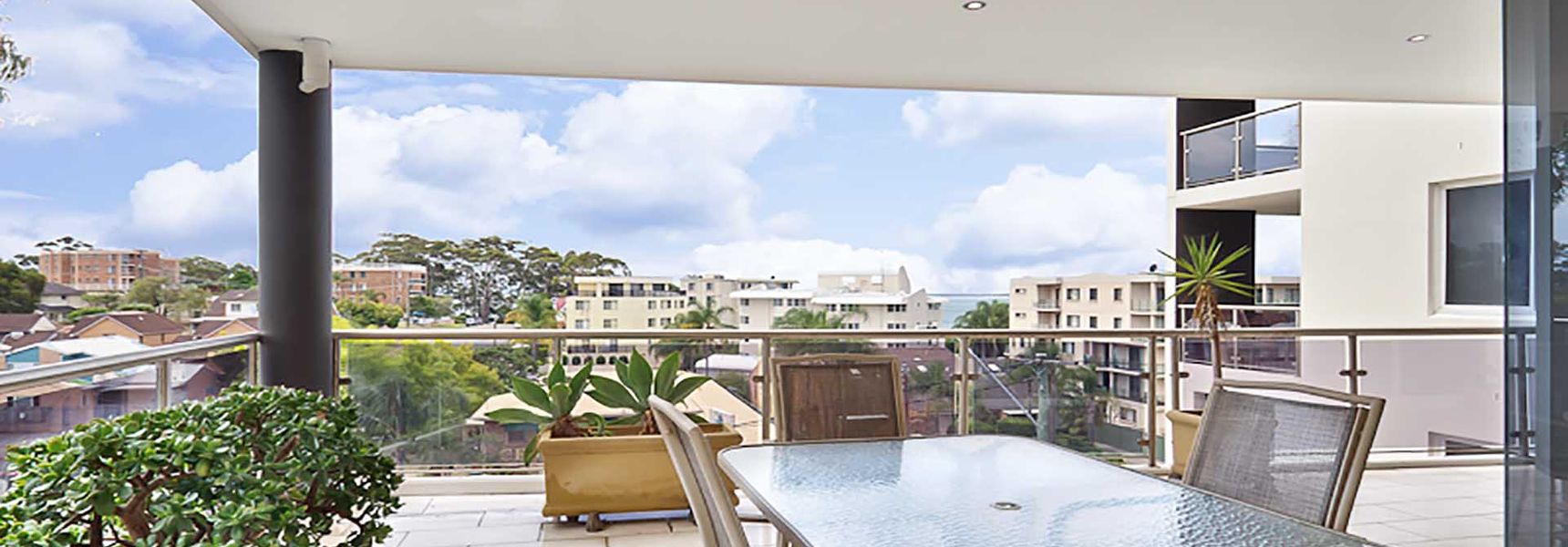 Carrington, 8/15 Government Road – spacious unit with air conditioning, lift, secure parking and close to town