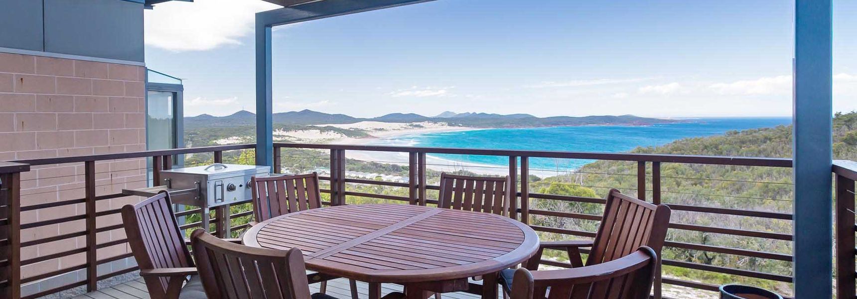 Beach House 7, 26 One Mile Close – air conditioned, wifi, foxtel, linen