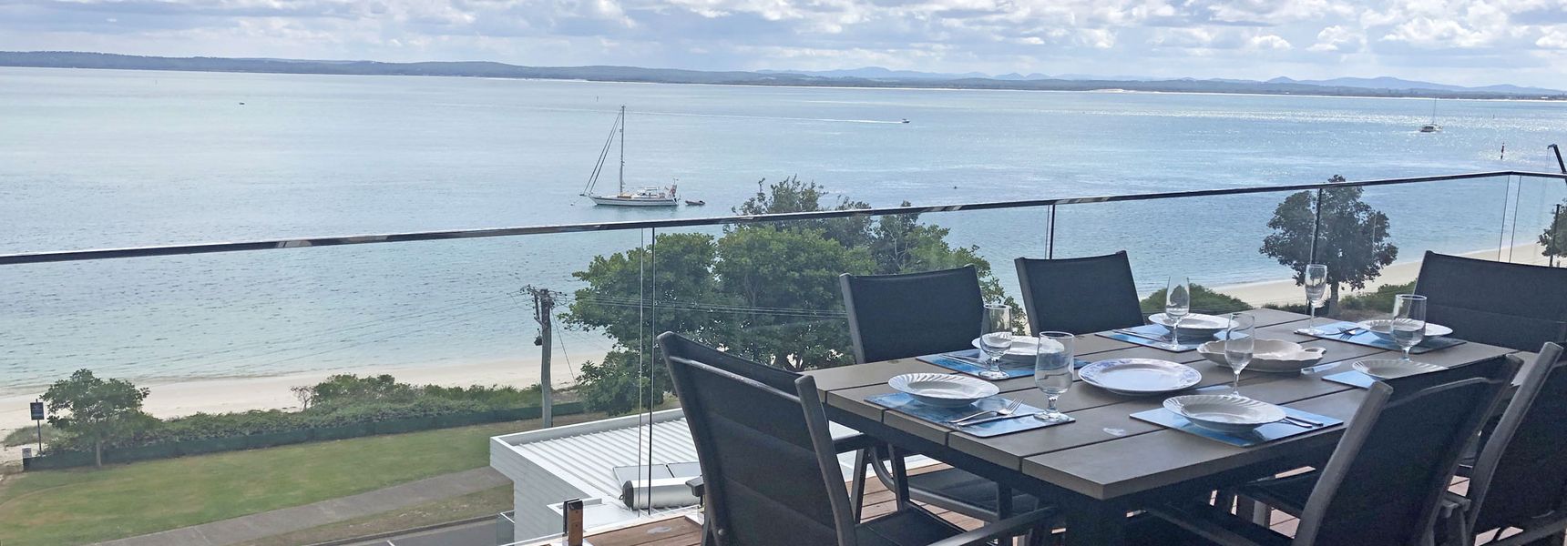 Classic View 1, 1/49 Victoria Parade – panoramic water views, aircon and WIFI