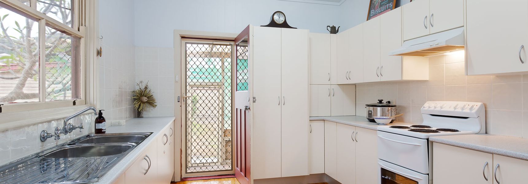Daves Place, 27 Rigney St – Holiday house with WIFI, Dog Friendly, Aircon & Boat Parking