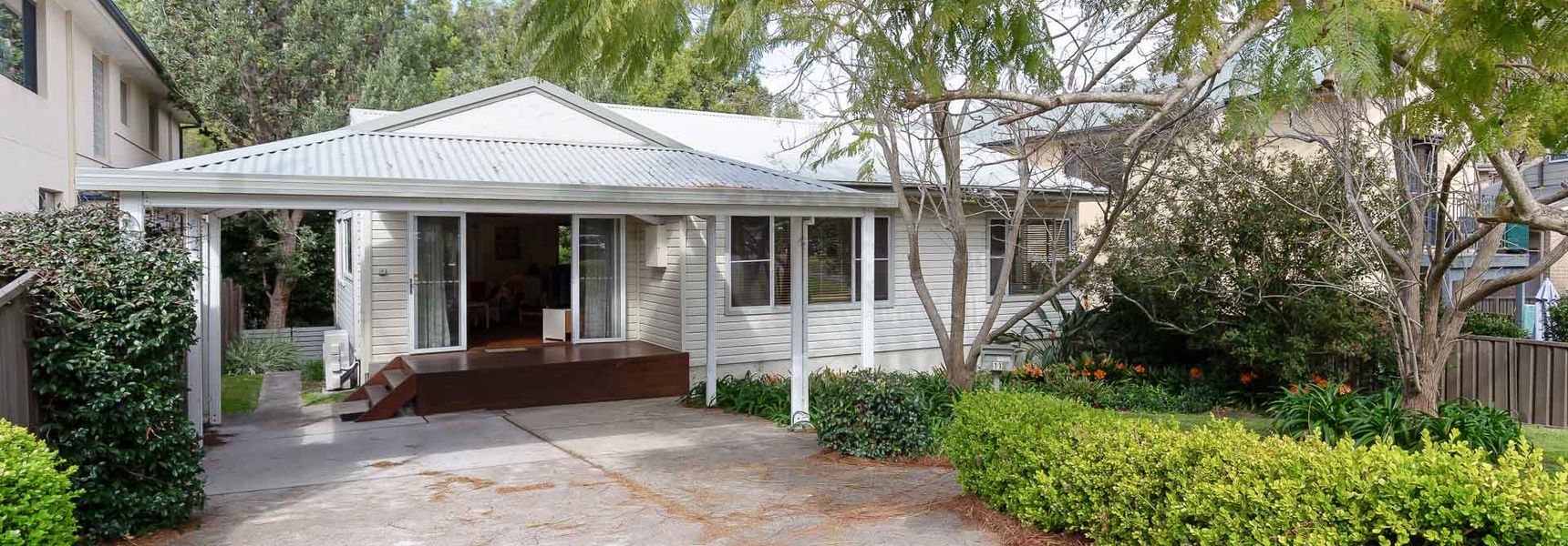 Dutchies Haven, 11 Christmas Bush Ave – Pet friendly, large enclosed yard, air con and Wi-Fi