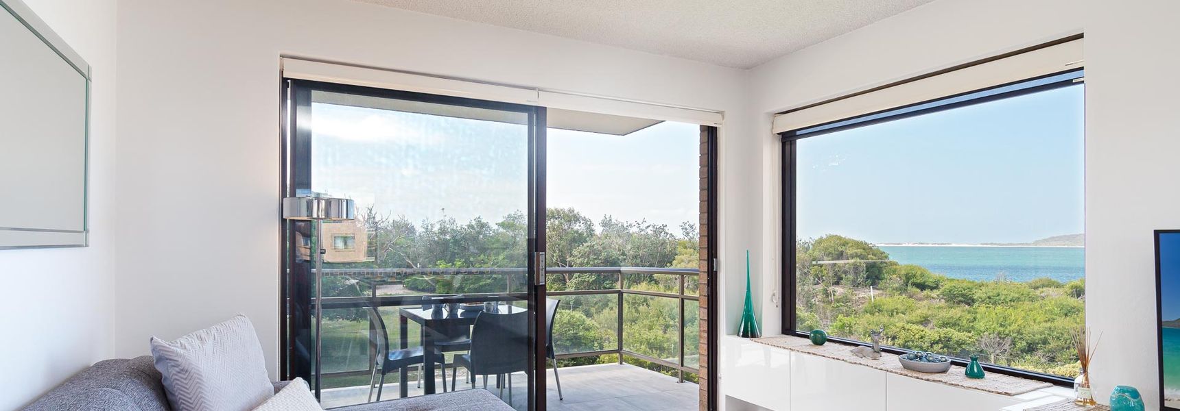 Intrepid, 10/3 Intrepid Close – fantastic waterfront unit with WIFI