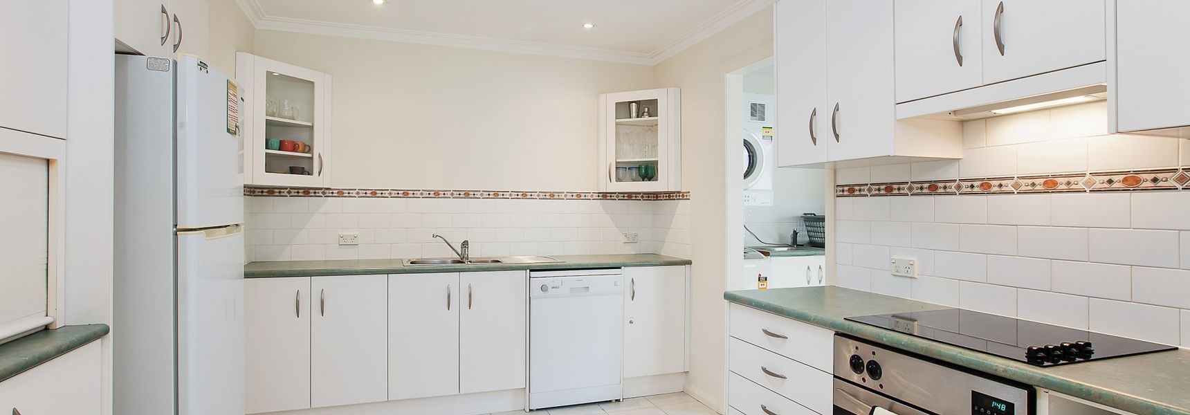 Happy Tails , 55 Pantowora Street – pet friendly, air conditioned