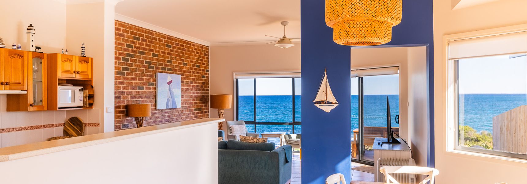 Ocean Views, 4 Ocean Street – Absolute Waterfront Retreat at Fishermans Bay