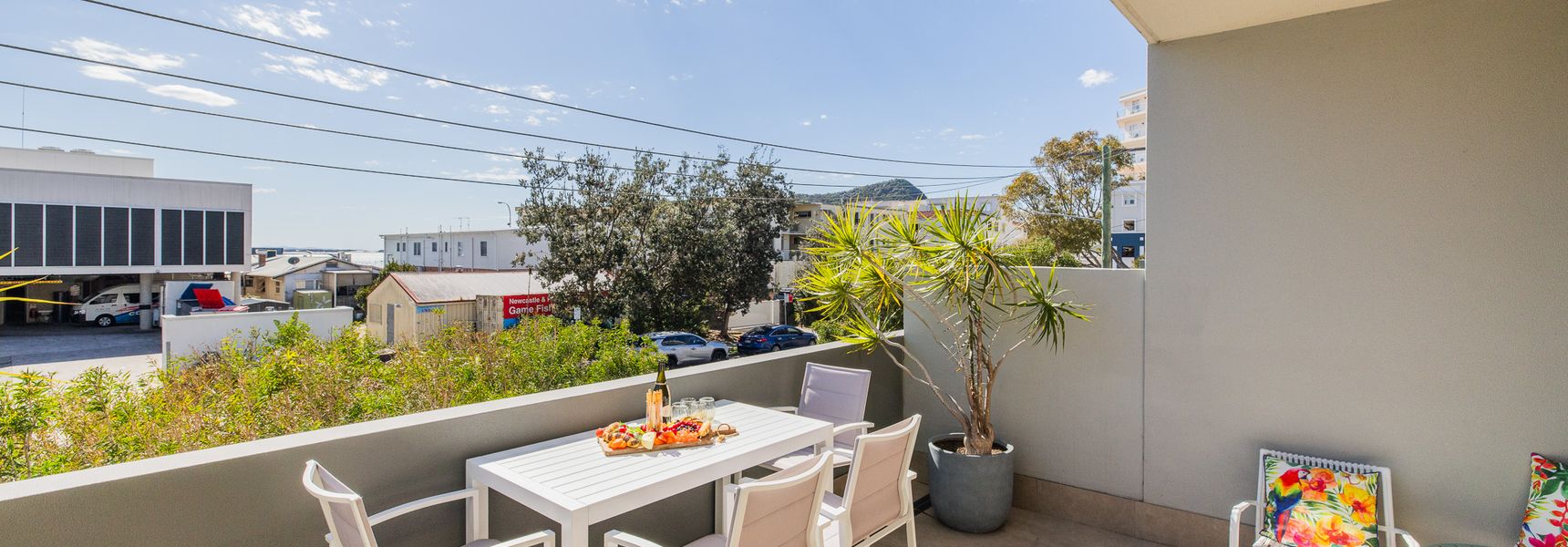 The Shoal, 104/6-8 Bullecourt Street – linen included & under 200m to beach