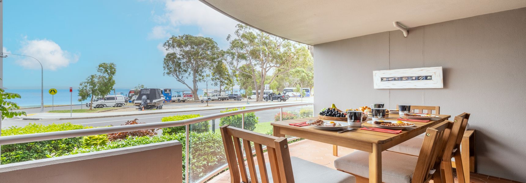 Florentine, 3/11 Columbia Cl – sensational views and air conditioning