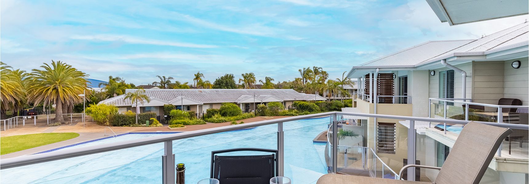 Pacific Blue  278/265 Sandy Pt Rd- Dual Key Access, WIFI, Linen and Air Conditioning