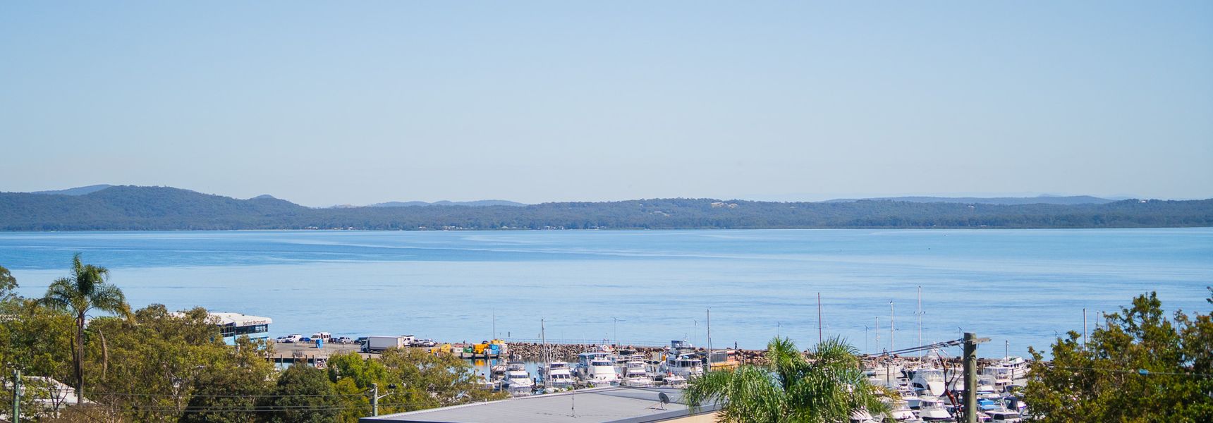 Portside 18 1 Donald Street water views WiFi and Air Conditioning