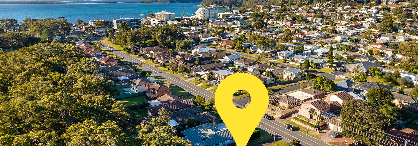The Bay House, 48 Government Road Shoal Bay– 5 bedroom holiday home with Wi-Fi & Foxtel
