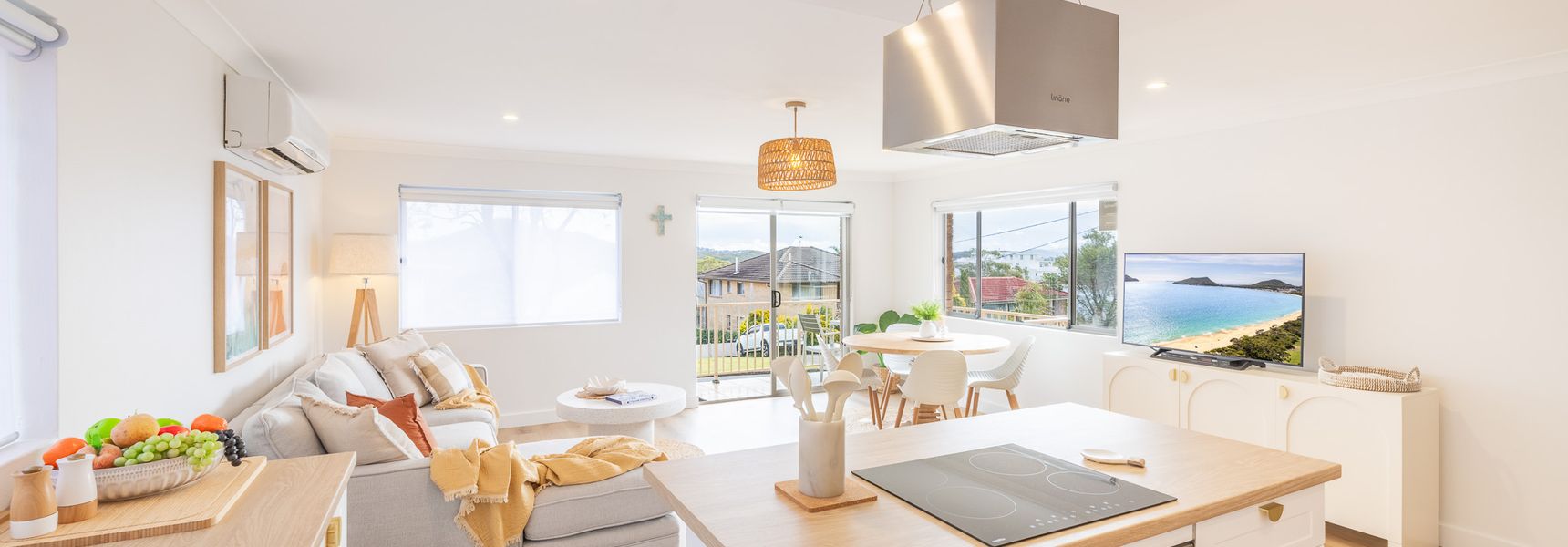 Bay Getaway, 1/65 Ronald Ave – recently renovated unit water views