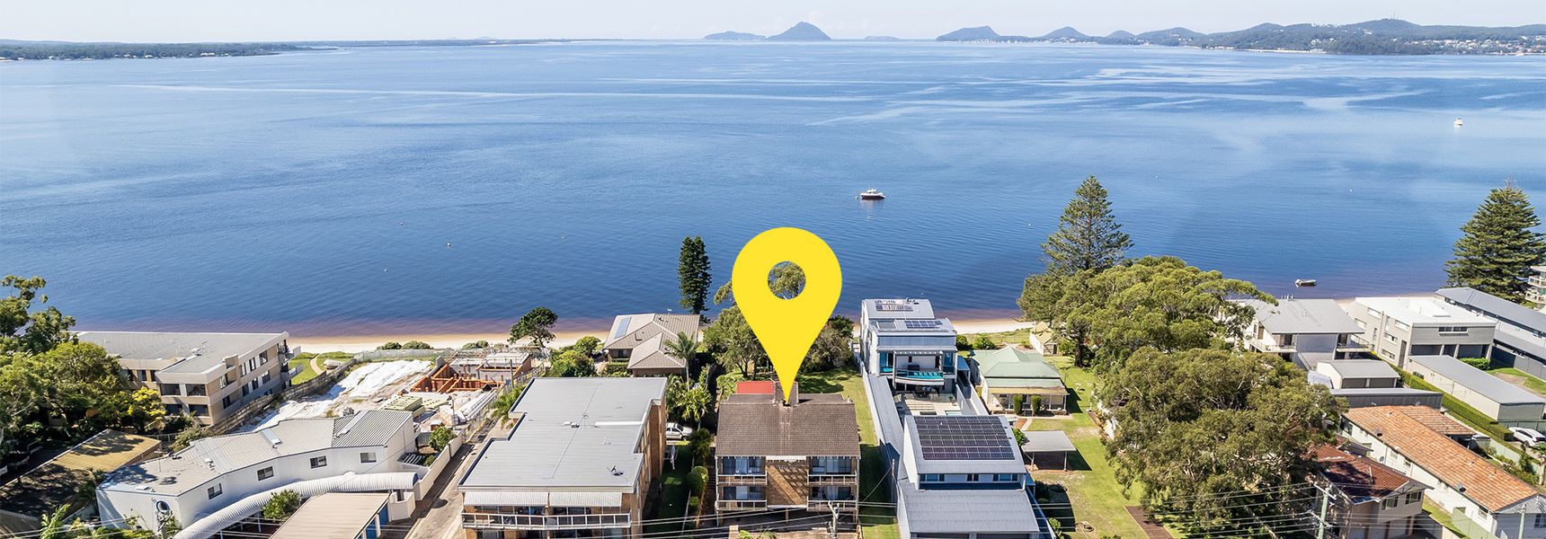 Coastal Paradise at Fore Dek 3, 17 Soldiers Point Road – water views, linen, Wi-Fi, Air Con