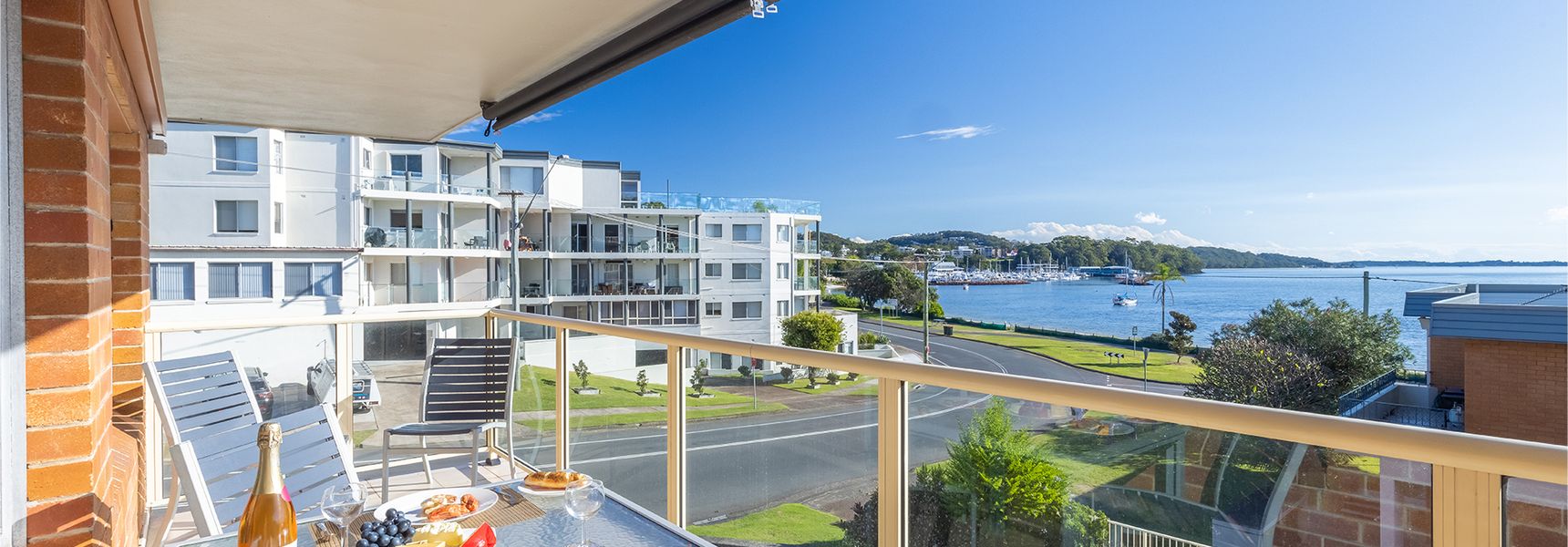 Blue Vista 8/13 Victoria Parade – Studio with air con and spectacular views