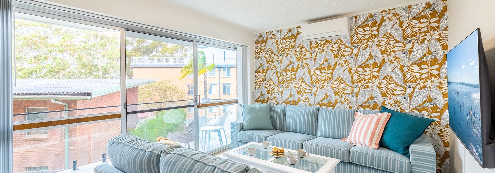 Thurlow Lodge, 7/6 Thurlow Avenue – Beautifully styled unit with WiFi, views and a pool